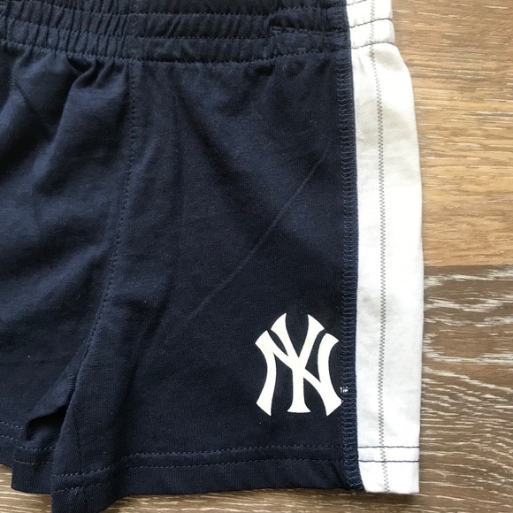 NWT 24 Months New York Yankees 2pc Outfit - Picture 2 of 5